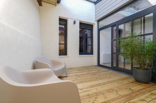 Appartement La villa Bérénice « Le Patio » en coeur de ville 3 Rue Louise de Bettignies Saint-Amand-les-Eaux