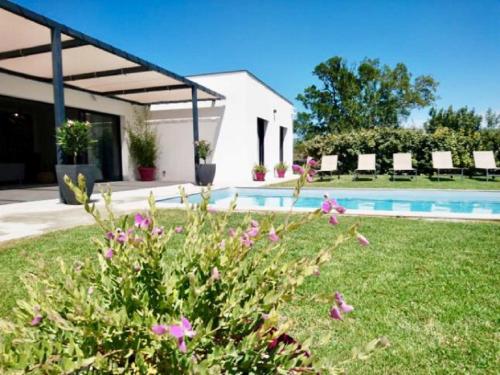 La villa Crau Alpilles Camargue Saint-Martin-de-Crau france