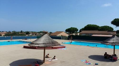 La villa des cigales, piscines, tennis et plages Vendres france