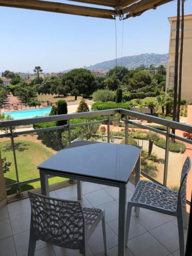 Appartement la villa des pins 55 Avenue de Cannes Juan-les-Pins