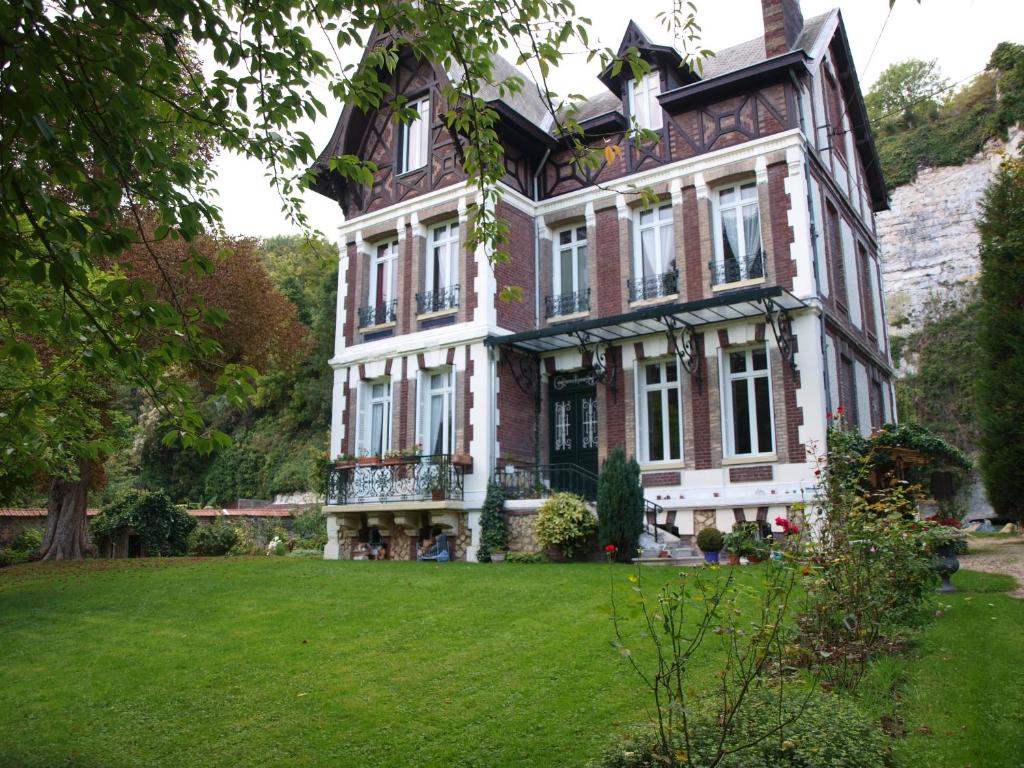 Séjour chez l'habitant LA VILLA DES ROCHES 61 quai Gustave Flaubert, 76380 Canteleu