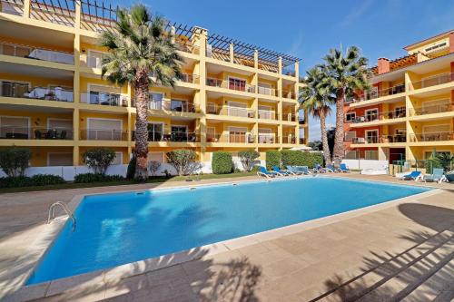 Lagos Balcony With Pool by Homing Lagos portugal