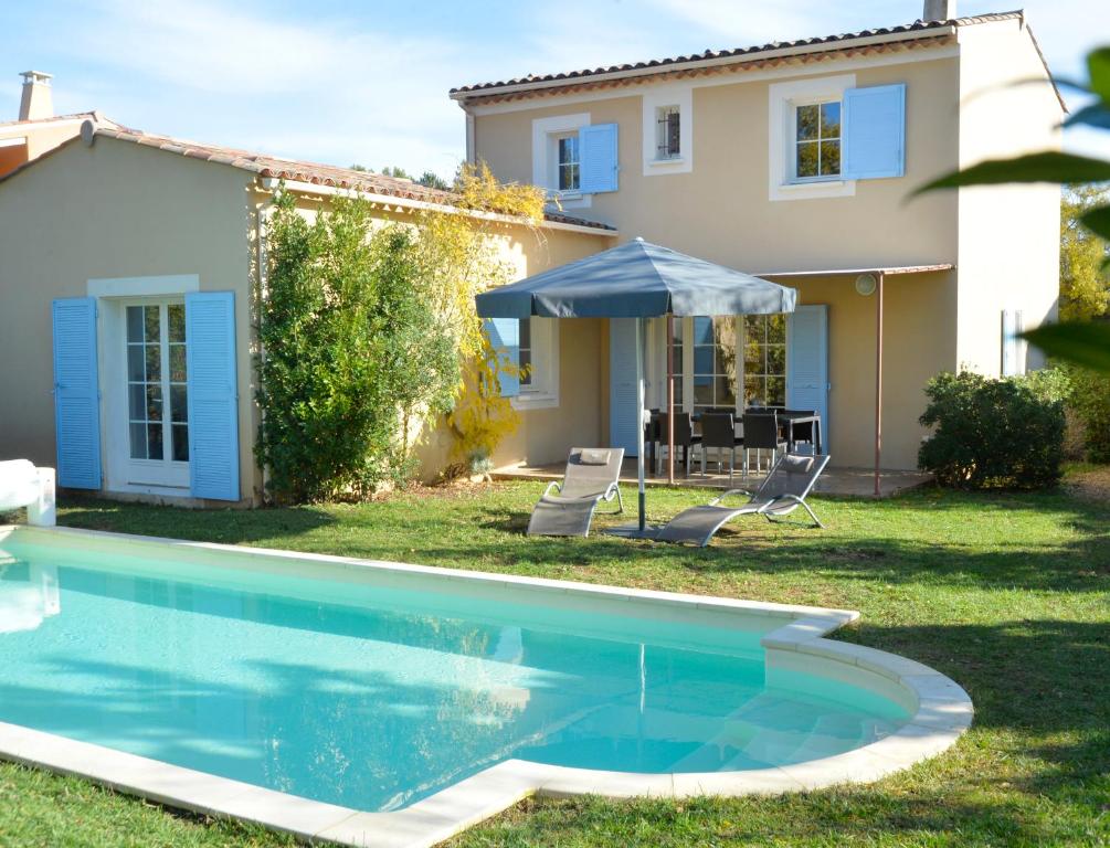 Villas Lagrange Vacances - Le Clos Savornin Chemin Du Lavoir De Surgens, 84490 Saint-Saturnin-lès-Apt