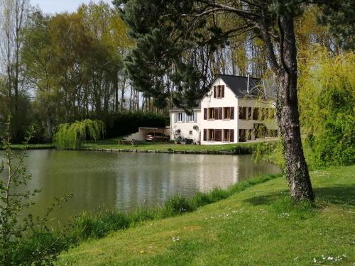 Lake House France Beaumont-Pied-de-Boeuf france