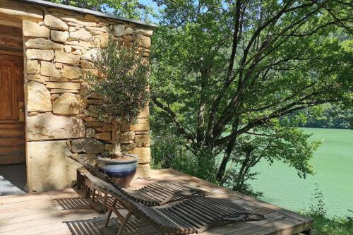 Lake House I // Alauzet Ecolodge + Nature spa Castelnau-de-Mandailles france