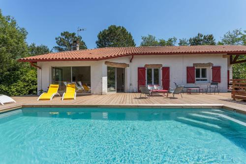 Maison de vacances LANDAGAINA Villa with heated pool and garden Guethary close to Biarritz 523 Chemin Laperia Guéthary