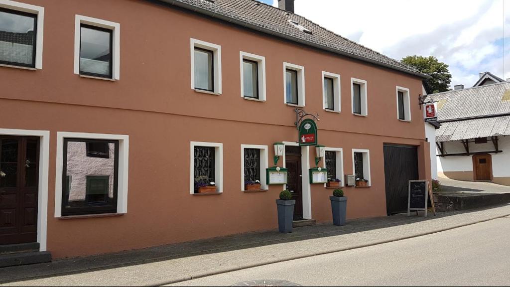 Maison d'hôtes Landgasthof Em Lade Trierer Strasse 40, 53949 Dahlem