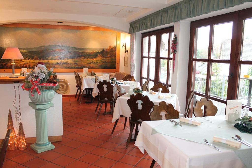 Hôtel Landgasthof Hotel Zur Linde im Taunus Obergasse 2, 61276 Gemünden