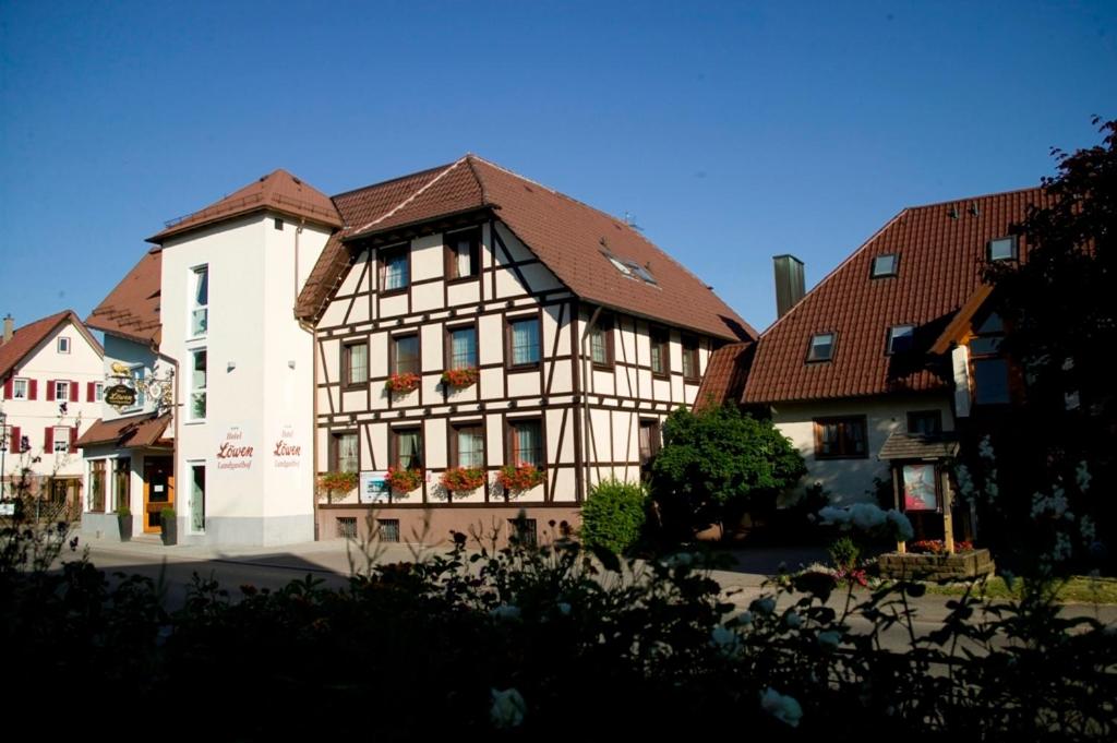 Maison d'hôtes Landgasthof Löwen Hauptstrasse 21, 75387 Neubulach