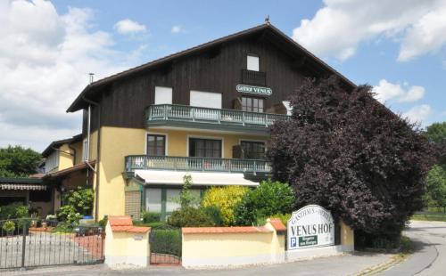 Auberge Landgasthof Venushof Schwaimer Straße 68 Bad Griesbach im Rottal