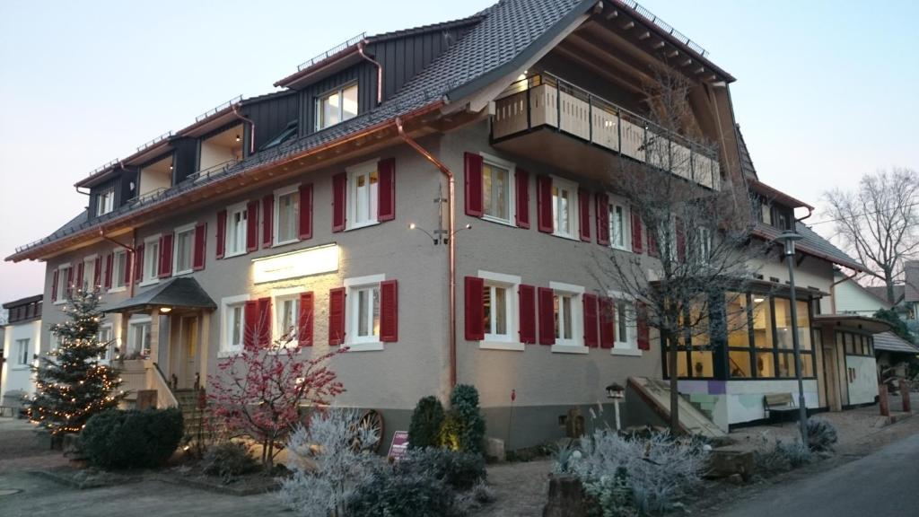 Auberge Landgasthof zum Pflug Zellerstraße 11, 77736 Zell am Harmersbach