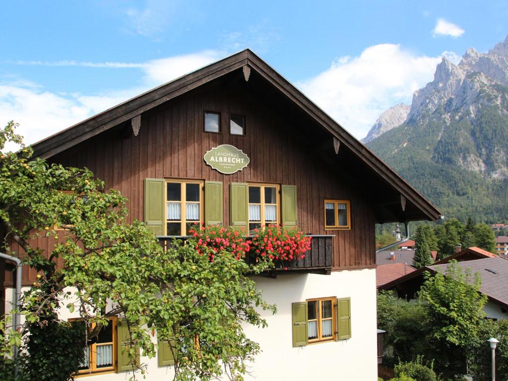 Appartements Landhaus Albrecht Schlipferweg 3, 82481 Mittenwald