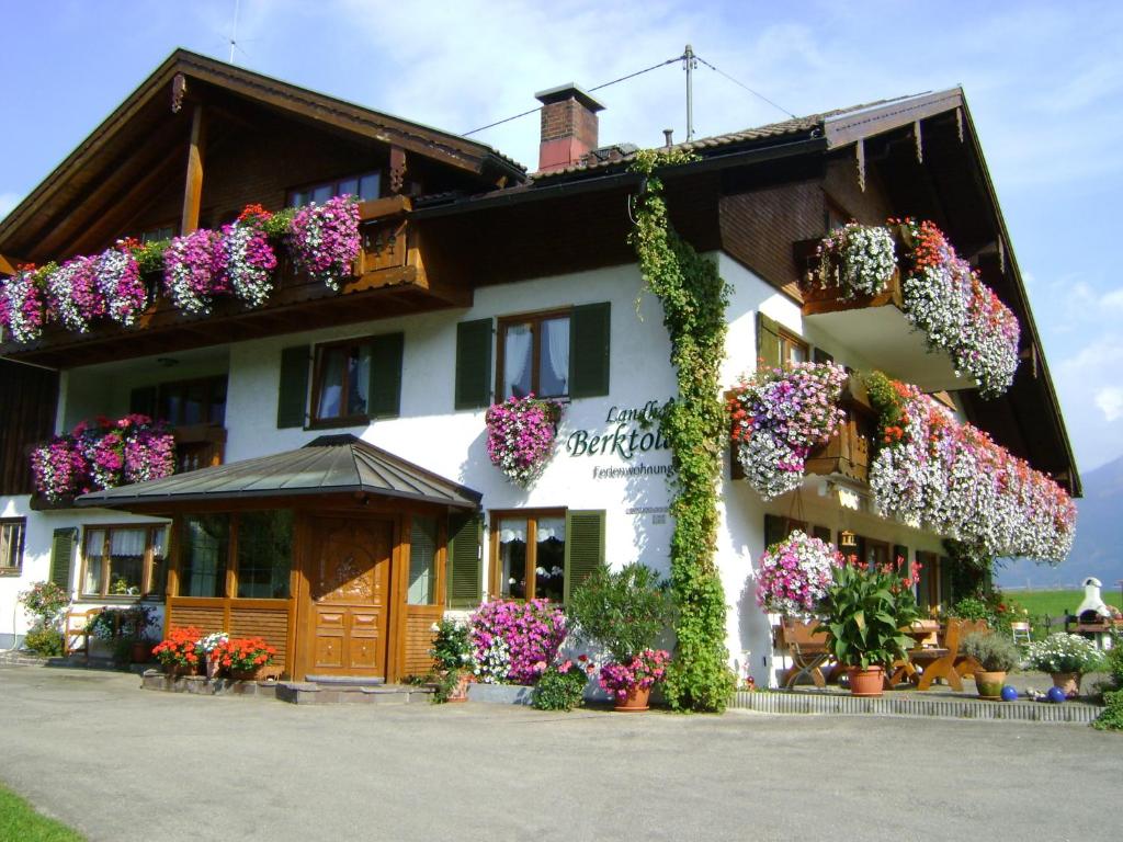 Appartements Landhaus Berktold Haubenegg 1, 87538 Obermaiselstein