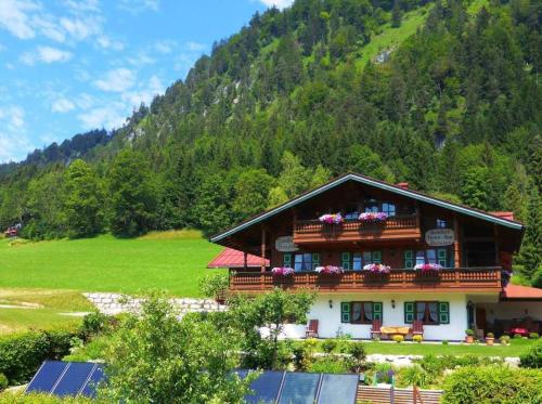 Appartements Landhaus Franziskus Am Sonnenweg 4 Reit im Winkl