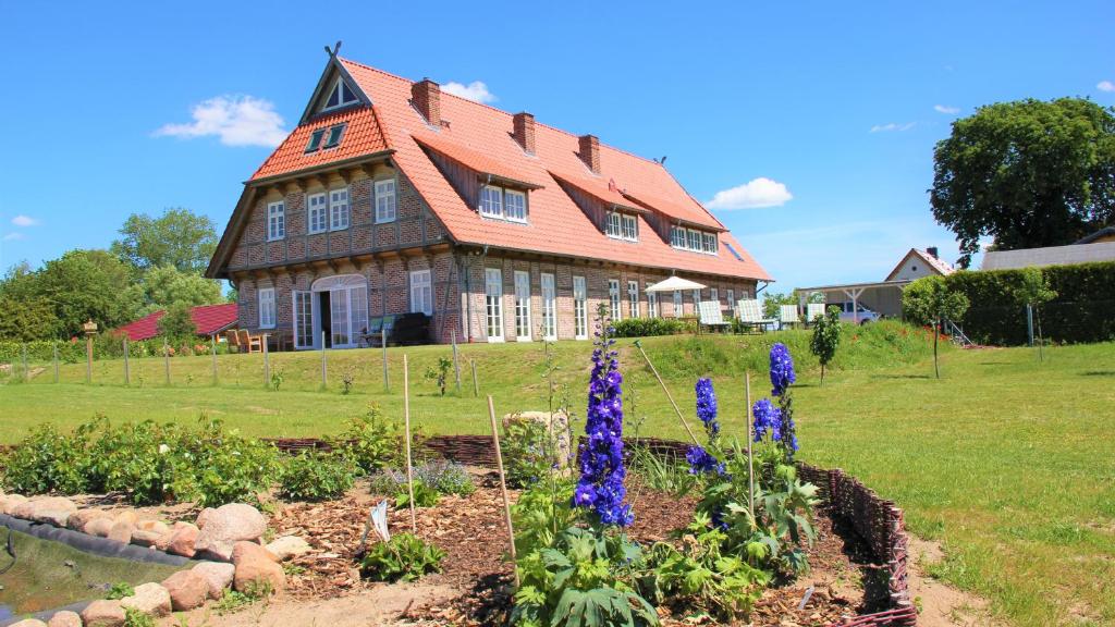 Appartements Landhaus Fünfseen Satower Weg 24 c, 17213 Funfseen
