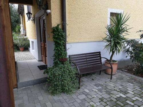 Appartements Landhaus Maria Neuhofen, 2A Tettenweis