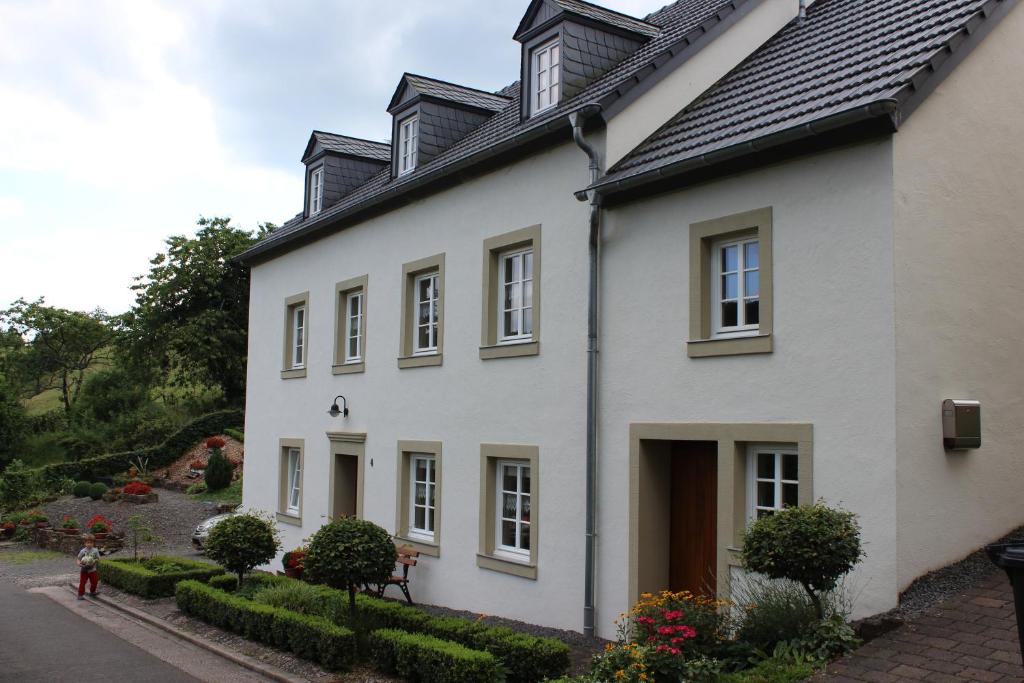 Appartements Landhaus Monika 4 Lohgasse, 54597 Plütscheid