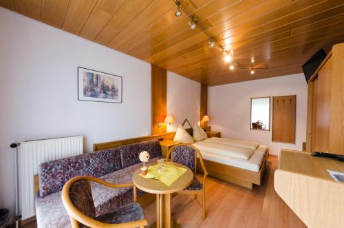 Maison d'hôtes Landhotel Hamburger Hof Landwehr 43 Nettlingen