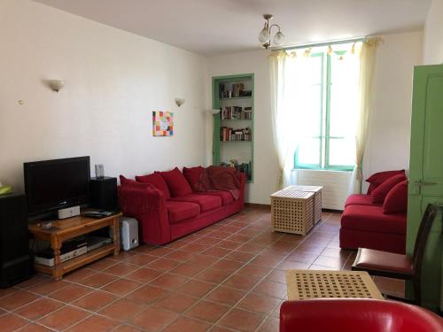 Maison de vacances Large 100 year old house in lovely walking area Le Bourg Fayet-Ronaye