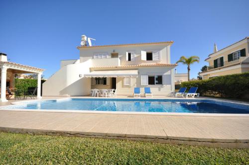 Large 3 bedroom private pool villa in Vilasol Resort Quarteira portugal