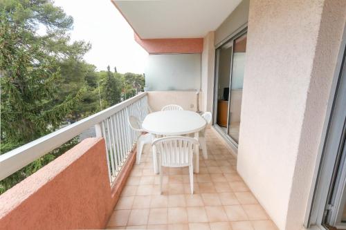 Large 3 rooms apartment with south facing terrace - BENAKEY Le Cannet france