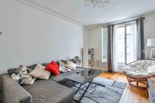 Large cozy apartment near Convention Paris france