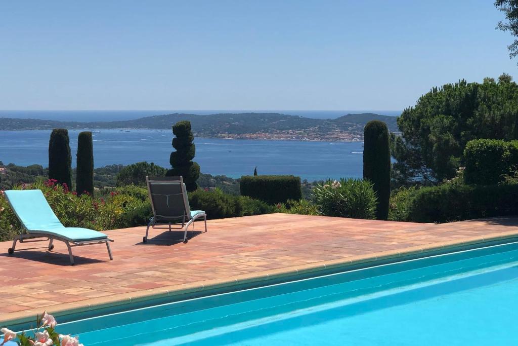 Maison de vacances Large family home with a view of the golf 36  corniche de l'amourie, 83310 Grimaud