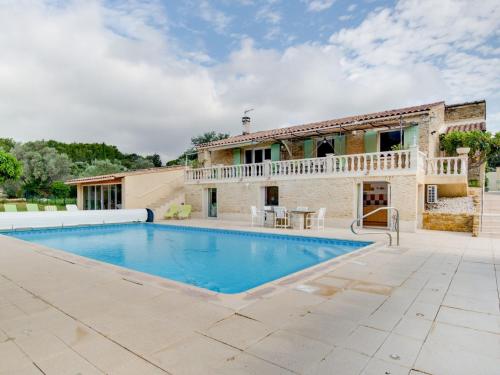 Villa Large holiday home in Lagarde Par ol with private pool  Lagarde-Paréol