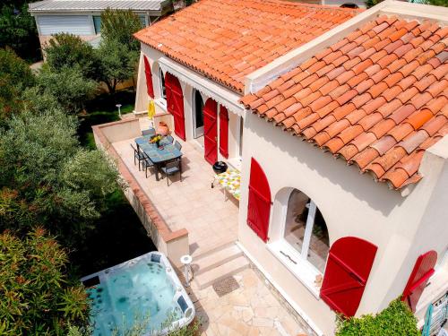 Villa LAURIERS Splendide provencale Charming Villa with jacuzzi at 200m from beaches of Juan 5 Avenue des Lauriers Antibes