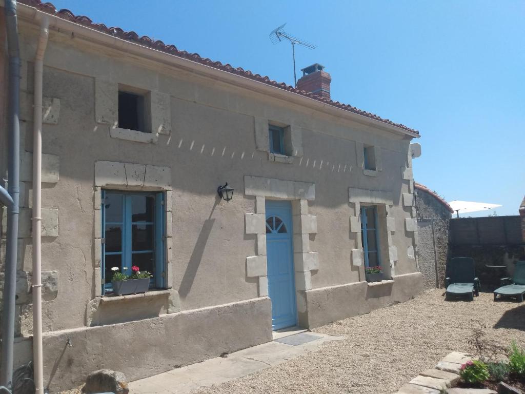 Maison de vacances Lavender House - Traditional stone house oozing charm and character 1 La Guillotière, 79290 Cersay