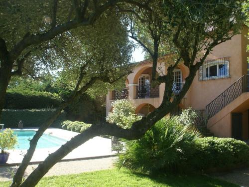 Maison de vacances Lavish Holiday Home in Saint Tropez with Pool  Saint-Tropez