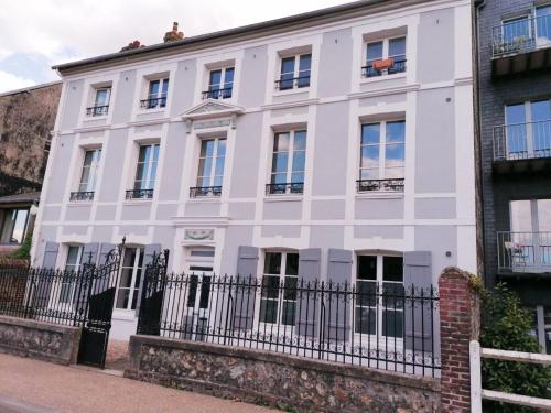 Appartement Le 2 pièces avec parking privé 99 Boulevard Charles V Honfleur