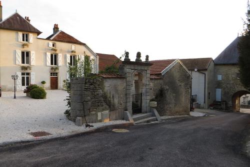B&B / Chambre d'hôtes Le Bailli de Montsaugeon 4, Rue de l'Église Notre Dame Montsaugeon