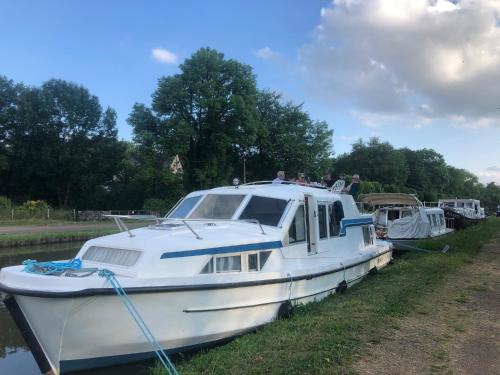 Bateau-hôtel Le bateau du Foudre Chemin du Port Châtillon-en-Bazois