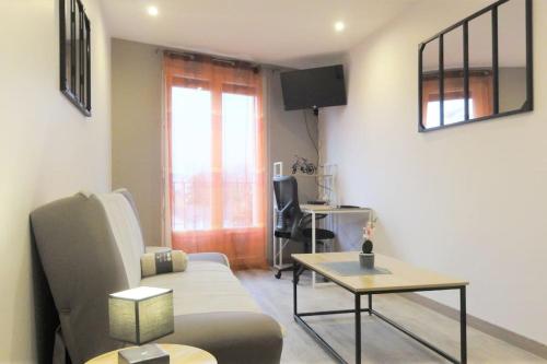 Appartement Le Belvédère Dernier étage avec terrasse WIFI FIBRE 15 Rue Gaston Dreyt Tarbes