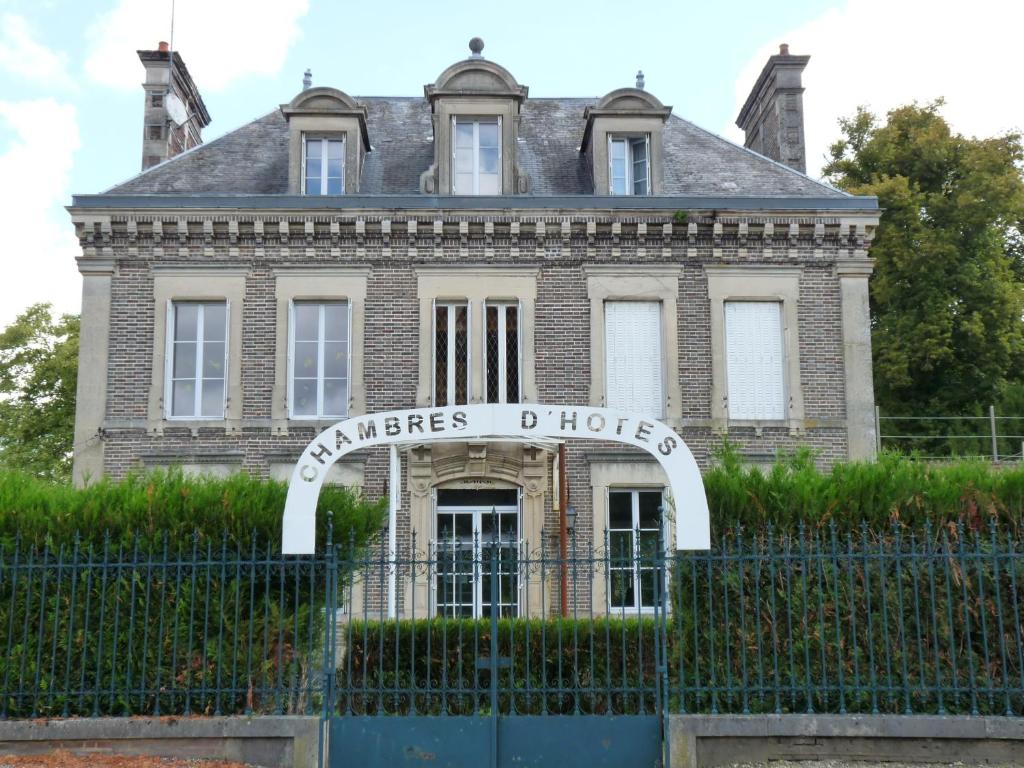 B&B / Chambre d'hôtes Le Betrot 28 rue de la République, 10190 Estissac