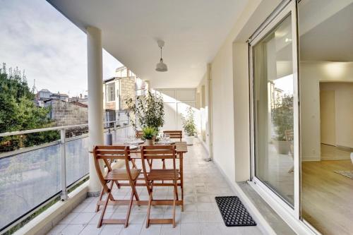 Appartement Le Bienheureux Beau T2 en plein centre avec grande Terrasse 14 rue de Lurbe Bordeaux