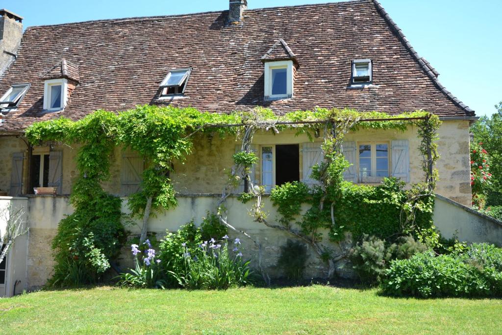 Maisons de vacances Le Bonheur dans notre Pré Hameau la Rue, 24370 Sainte-Mondane