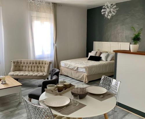 Appartement Le CALYPSO - 2mn gare SNCF, hyper centre, WIFI-NETFLIX 77 Rue de la Gare Niort