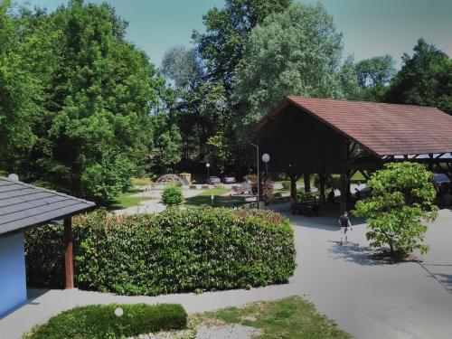 le Camping Des 3 Lacs Belmont-Tramonet france