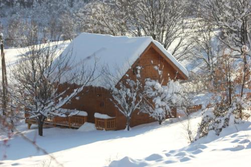 Chalet Le Chalet du Berger 210, chemin de la Fontaine - Hameau Le Prignolet Briançonnet