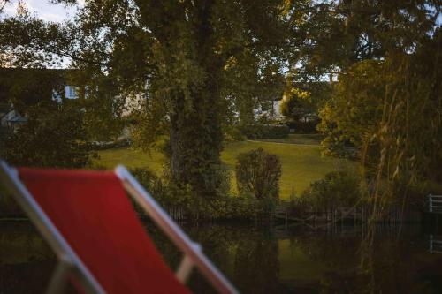 Le chalet du bout du monde, en bord de rivière ! Grez-sur-Loing france