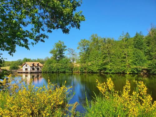 Maison de vacances Le Chalet du Moulin de Lapeyre Lieu dit Le Moulin de Lapeyre Saint-Estèphe