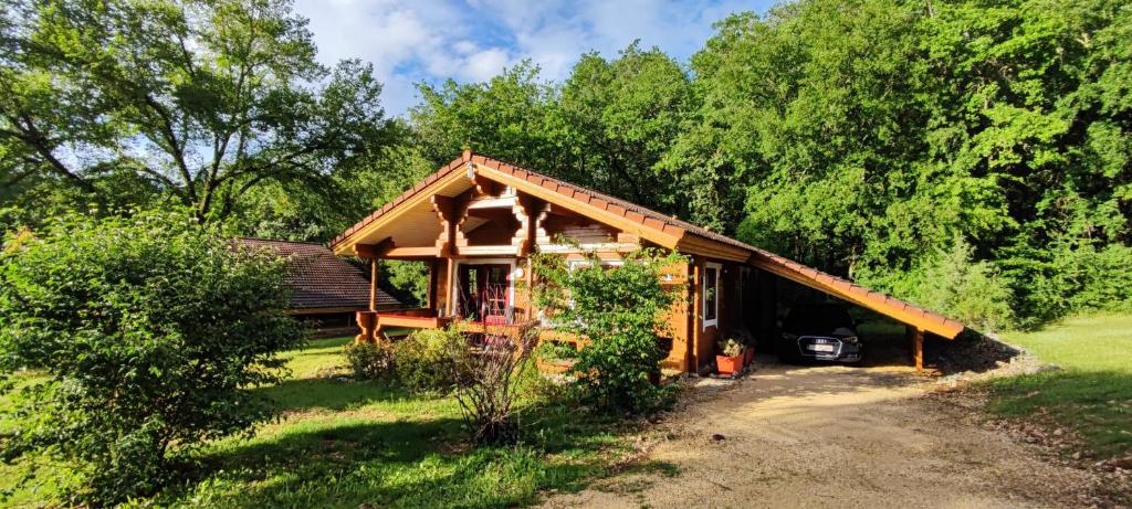 Camping Le chalet Roy Le Reynou et Clos del Capré, 46700 Mauroux