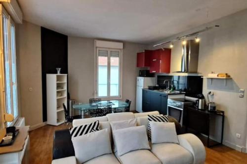 Appartement Le Charmant Salengro, proche centre-ville 68 Rue Roger Salengro Reims