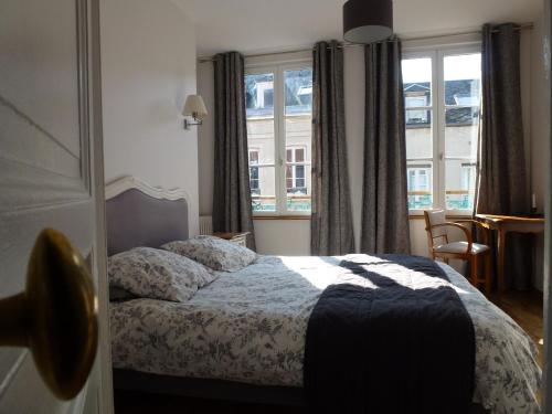 Appartement Le Charme à la Française 15 Rue Cachin Honfleur