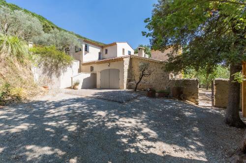 Maison de vacances Le charme d'un pigeonnier provençal avec piscine 1219 Chemin du Thuve Oraison