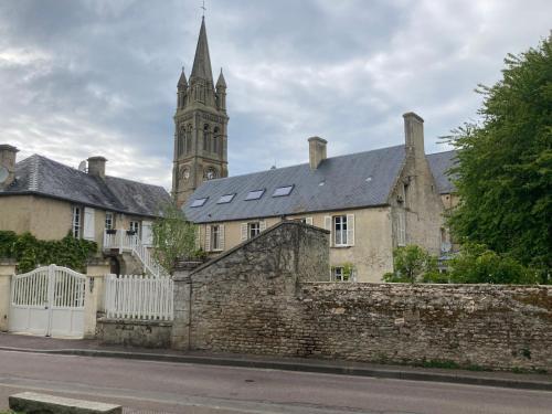 B&B / Chambre d'hôtes LE CLOS DE L'EGLISE 7 Rue de l'Abreuvoir Arromanches-les-Bains