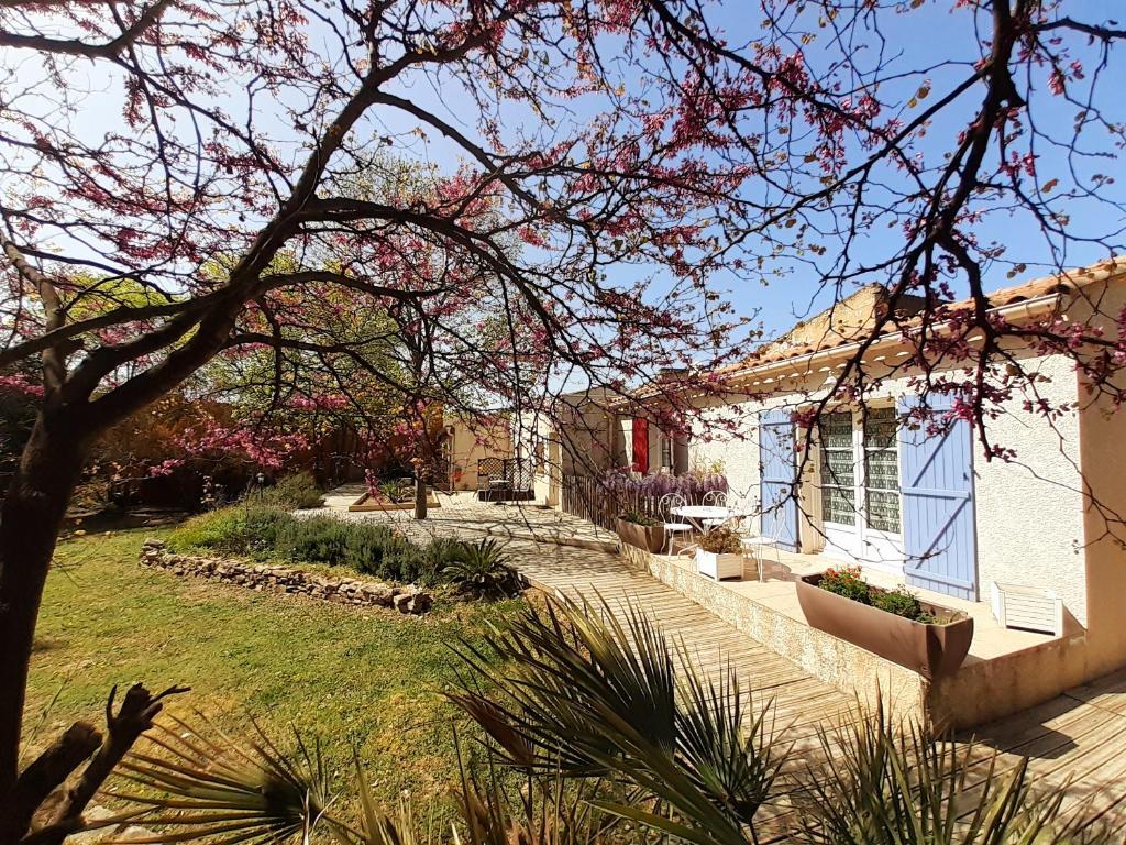 Hôtel Le Clos des Capitelles 37 Avenue Robert de Joly, 30620 Uchaud