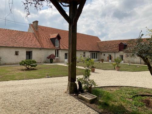 B&B / Chambre d'hôtes Le Clos des Châteaux LES GROS DUSSONS Chitenay